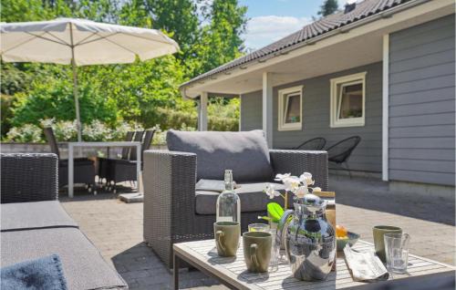 Glesborg House | Cozy Home In Glesborg With Wifi