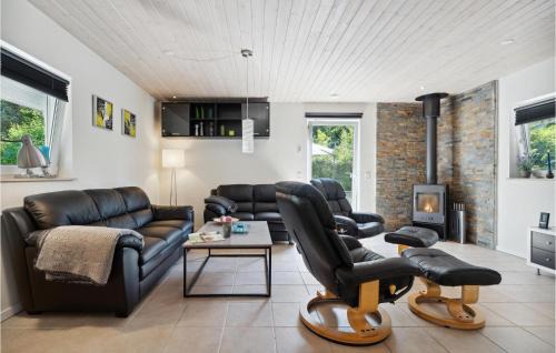 Glesborg House | Cozy Home In Glesborg With Wifi