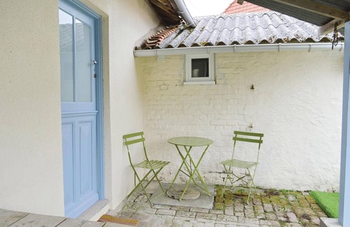 Grigny House | Cozy home in Grigny with kitchen