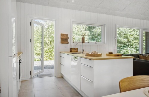 Helberskov Strand House | Cozy home in Hadsund with sauna