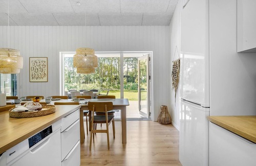 Helberskov Strand House | Cozy home in Hadsund with sauna
