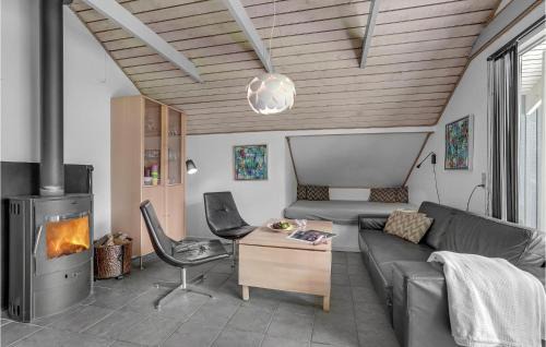 Helberskov Strand House | Cozy Home In Hadsund With Sauna