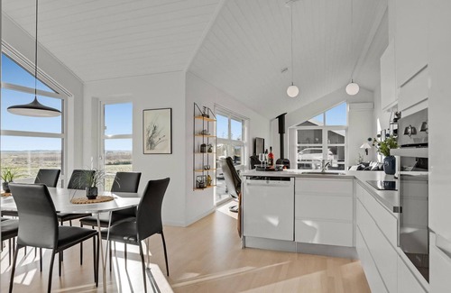 Hou House | Cozy home in Hals with sauna