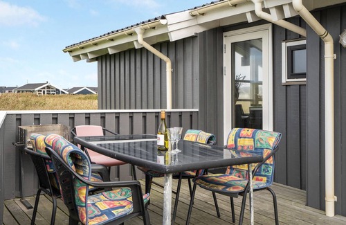 Vrist Strand House | Cozy home in Harboøre with sauna