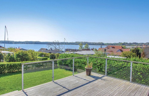 Hejlsminde Strand House | Cozy home in Hejls with house sea view