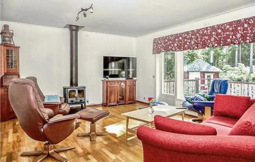 Orust Municipality House | Cozy Home In Henån With Sauna