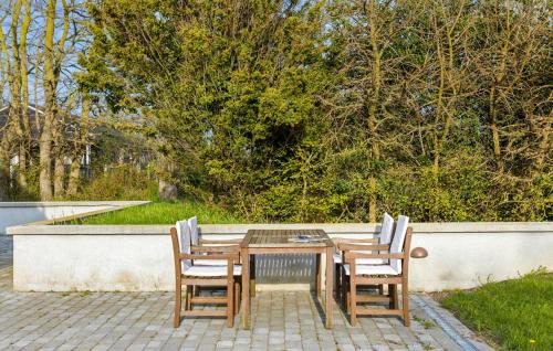 Ristinge House | Cozy Home In Humble With Wifi