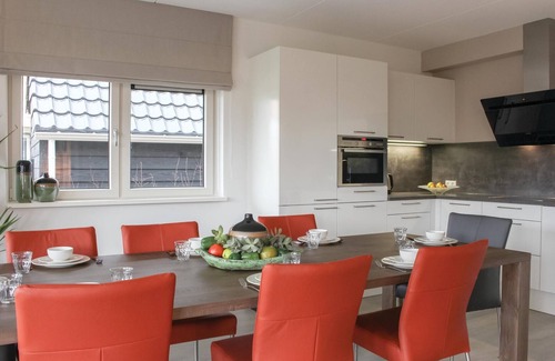 Idskenhuizen House | Cozy home in Idskenhuizen with sauna
