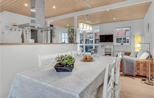 Juelsminde House | Cozy Home In Juelsminde With Kitchen