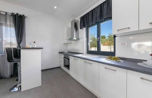 Kastelir House | Cozy home in Kastelir-Labinci