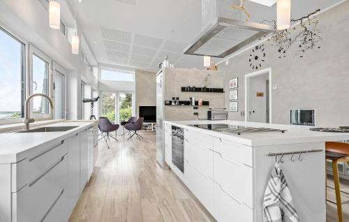 Kalundborg Municipality House | Cozy Home In Kalundborg With Kitchen