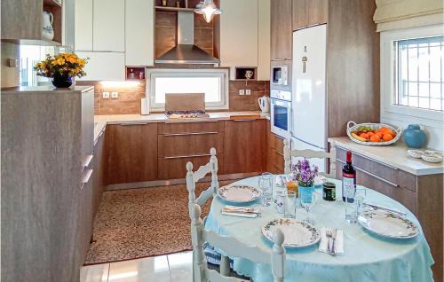 Lavreotiki House | Cozy Home In Keratea With Wifi