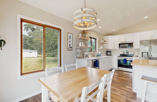 Nekoosa House | Cozy Home in Lake Arrowhead w/shared amenities such as pools, tennis, & golf