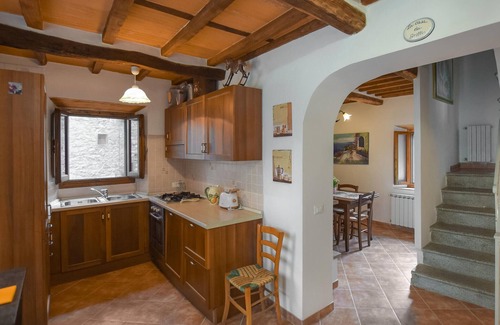 Casoli House | Cozy home in Limano with WiFi