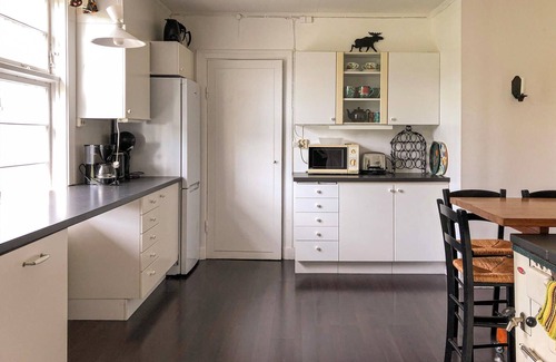 Mantorp House | Cozy home in Mantorp with WiFi