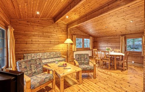 Fehrenbach House | Cozy Home In Masserberg With Wifi