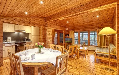 Fehrenbach House | Cozy Home In Masserberg With Wifi