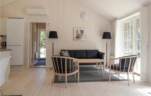 Dueodde House | Cozy Home In Nexø With Wifi