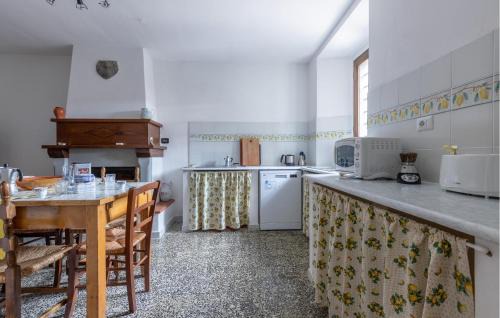 Piazza al Serchio House | Cozy Home In Nicciano
