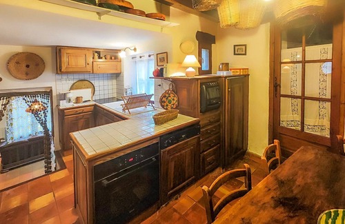 Olargues House | Cozy home in Olargues with kitchen