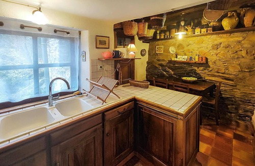 Olargues House | Cozy home in Olargues with kitchen