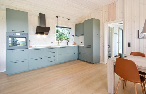 Ronbjerg House | Cozy home in øster assels with WiFi
