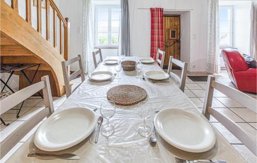 Pierrefiche House | Cozy Home In Pierrefiche With Wifi