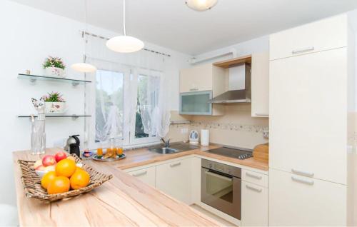 Primorski Dolac House | Cozy Home In Primorski Dolac