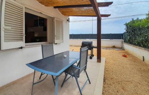 Monti D'arena-Bosco Caggione House | Cozy Home In Pulsano With Kitchen