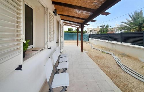 Monti D'arena-Bosco Caggione House | Cozy Home In Pulsano With Kitchen
