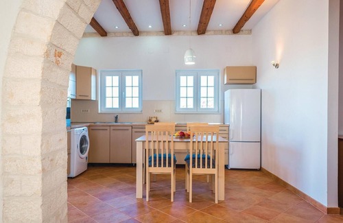 Sibenik House | Cozy home in Radonic with WiFi