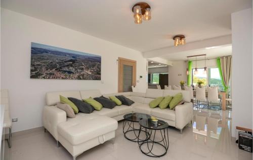 Lovrec House | Cozy Home In Ricice With Wifi