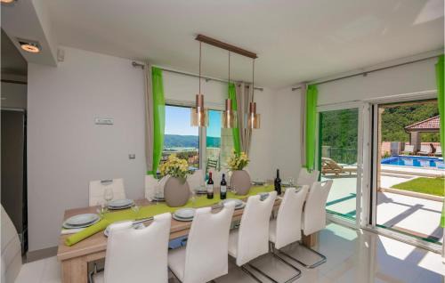 Lovrec House | Cozy Home In Ricice With Wifi
