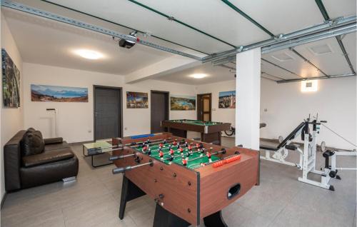 Lovrec House | Cozy Home In Ricice With Wifi
