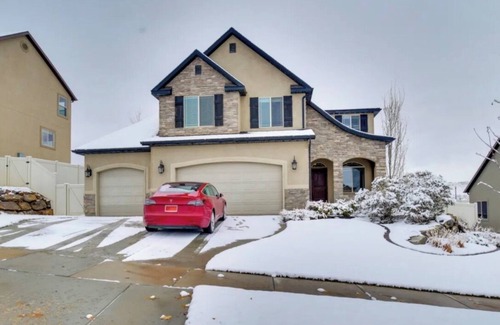 Saratoga Springs House | Cozy Home in Saratoga Springs