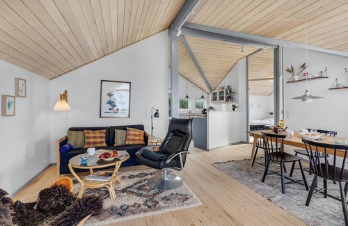 Frolunde House | Cozy home in Slagelse with kitchen