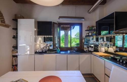Rupoli House | Cozy home in Terre Roveresche with WiFi