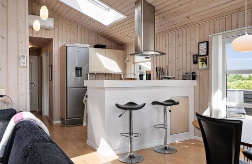 Skaven Strand House | Cozy home in Tarm with WiFi