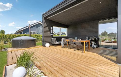 Skaven Strand House | Cozy Home In Tarm With Wifi
