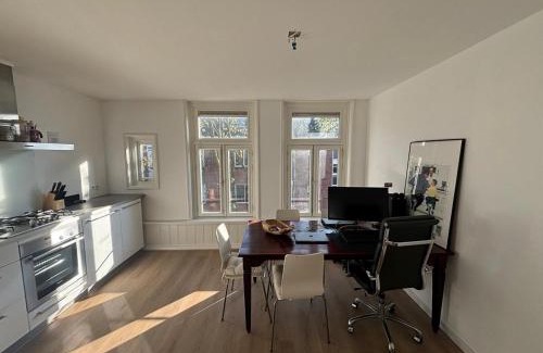 Oude Pijp Apartment | Cozy Home in The Oude Pijp