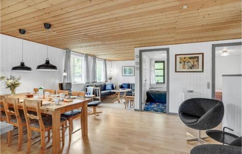 Thyholm House | Cozy Home In Thyholm With Wifi
