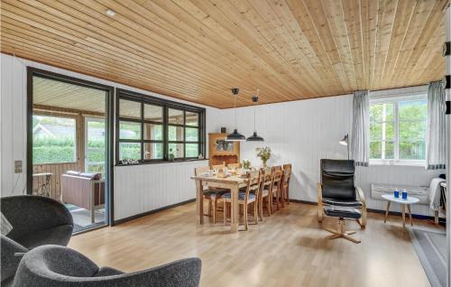 Thyholm House | Cozy Home In Thyholm With Wifi