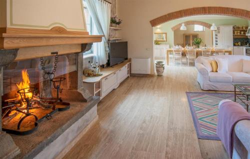 Trevinano House | Cozy Home In Trevinano