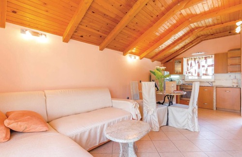 Sarsoni House | Cozy home in Viskovo with kitchen