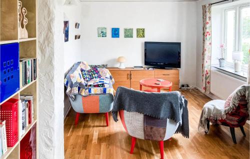 Svarte House | Cozy Home In Ystad With Kitchen