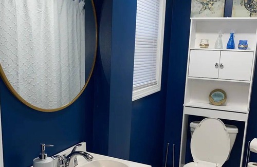 Warwick House | Cozy home minutes away from the beach (pet-friendly)