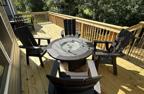 Bellefonte House | Cozy Home minutes to State College, Penn State & Historic Bellefonte. Sleeps 14