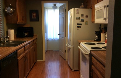 Aurora House | Cozy home near Cherry Creek Park and downtown