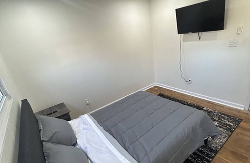 Columbus House | Cozy home near Downtown Columbus