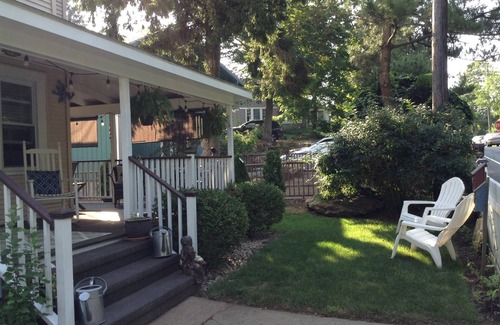 Branford Cottage | Cozy Home near private beach , close to New Haven area colleges Hospitals